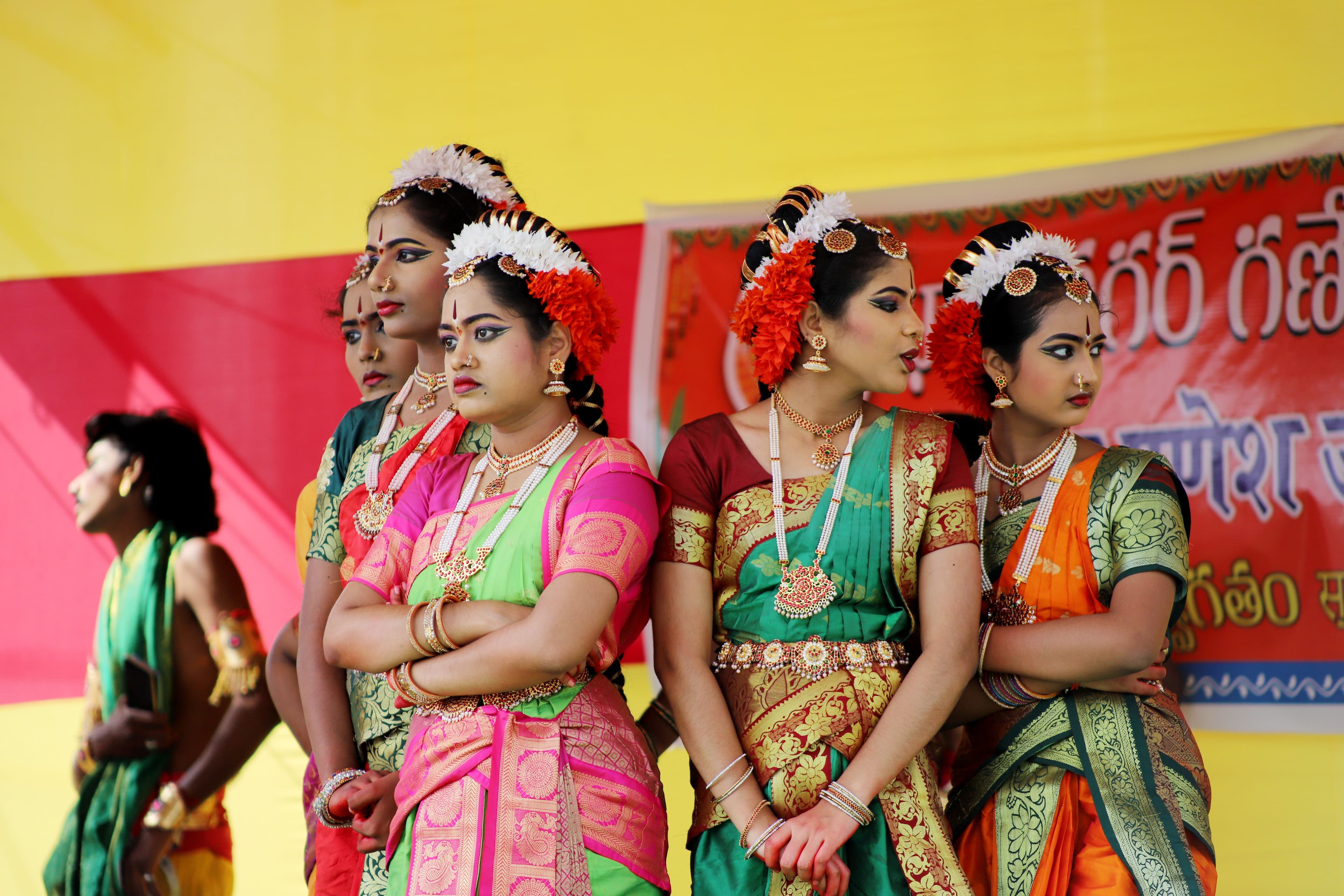 Cultural etiquette for women travellers India 2026 - respectful dressing and customs guide