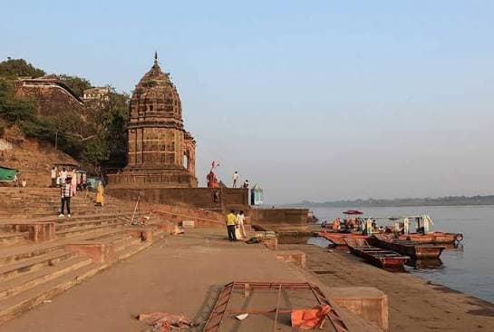 Ahilya Ghat and Baneshwar Temple
