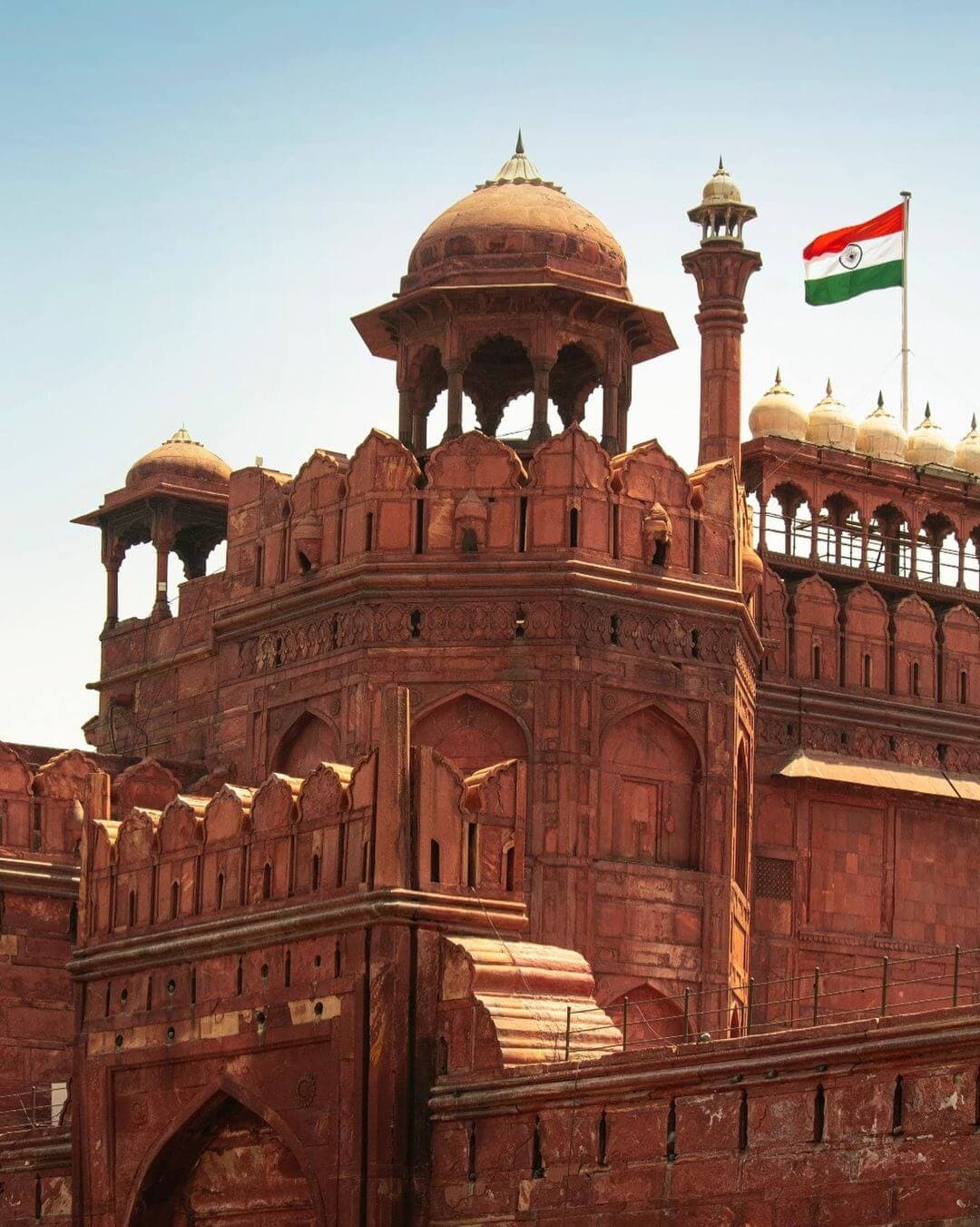Delhi heritage tour featuring India Gate Red Fort Qutub Minar and historic landmarks