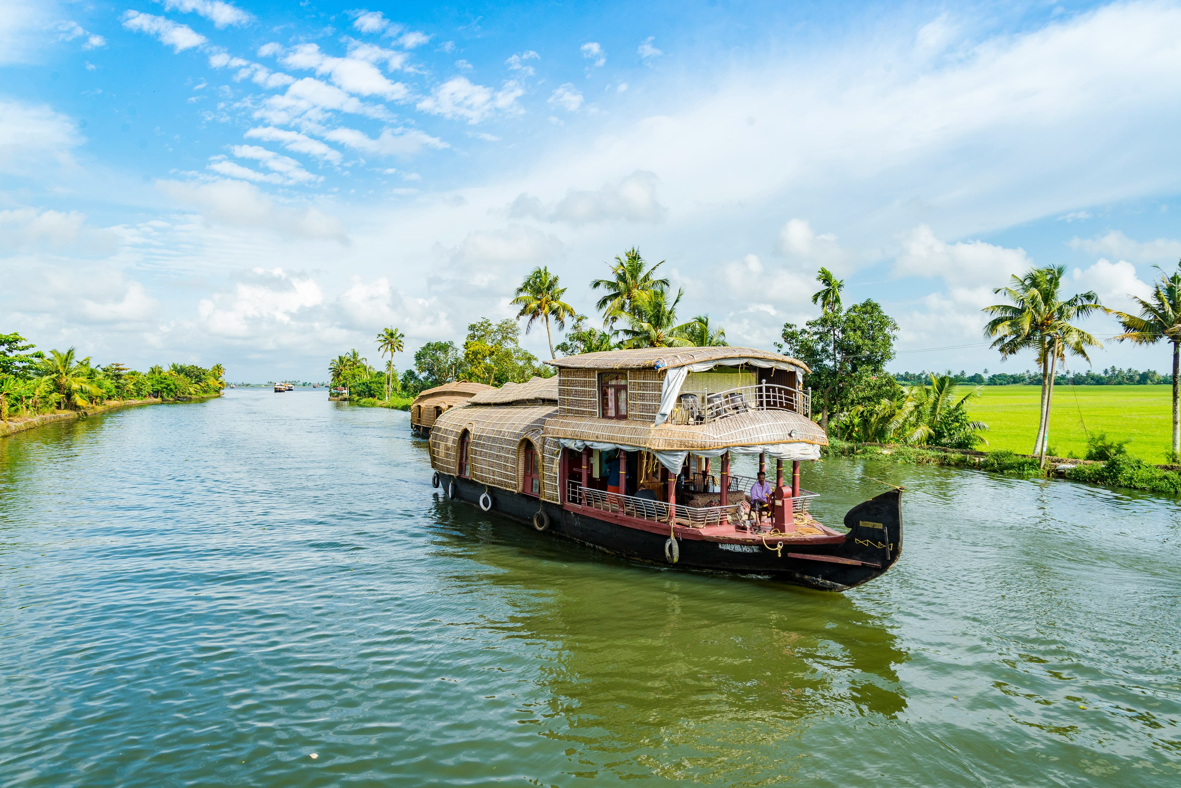 Kerala's Backwaters and Hill Stations
