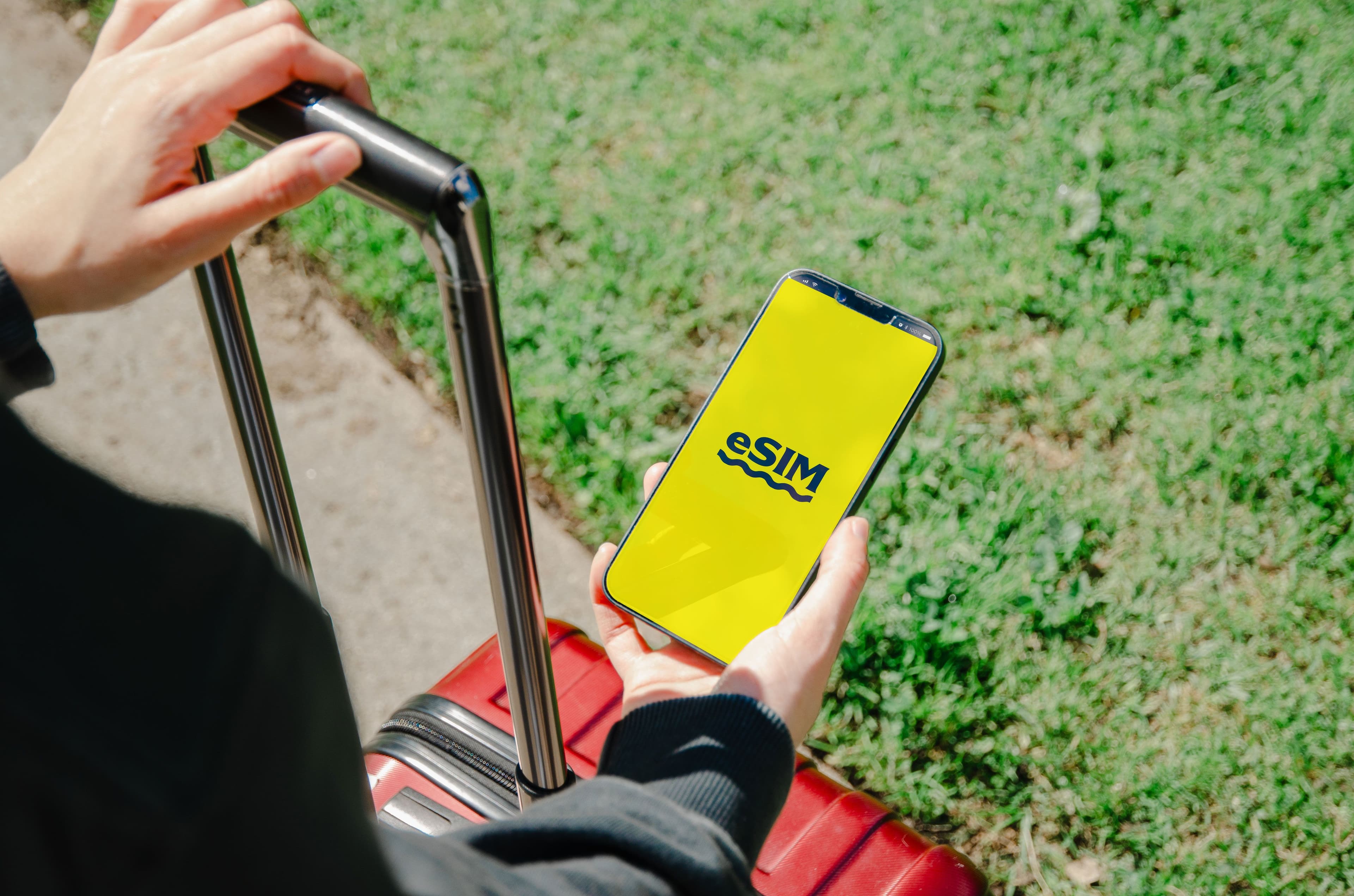 Best eSIM and SIM card for India travel 2026 - tourist mobile data and activation guide