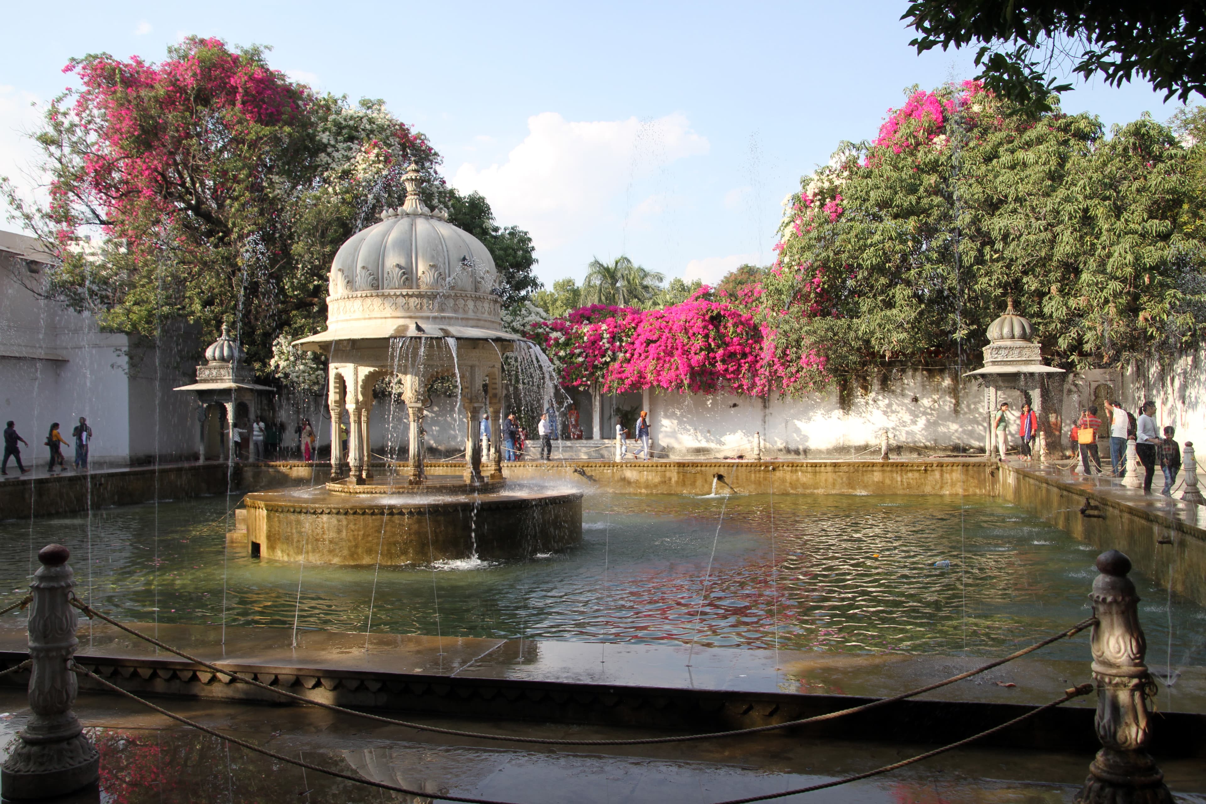 Saheliyon-ki-Bari (Garden of the Maidens)