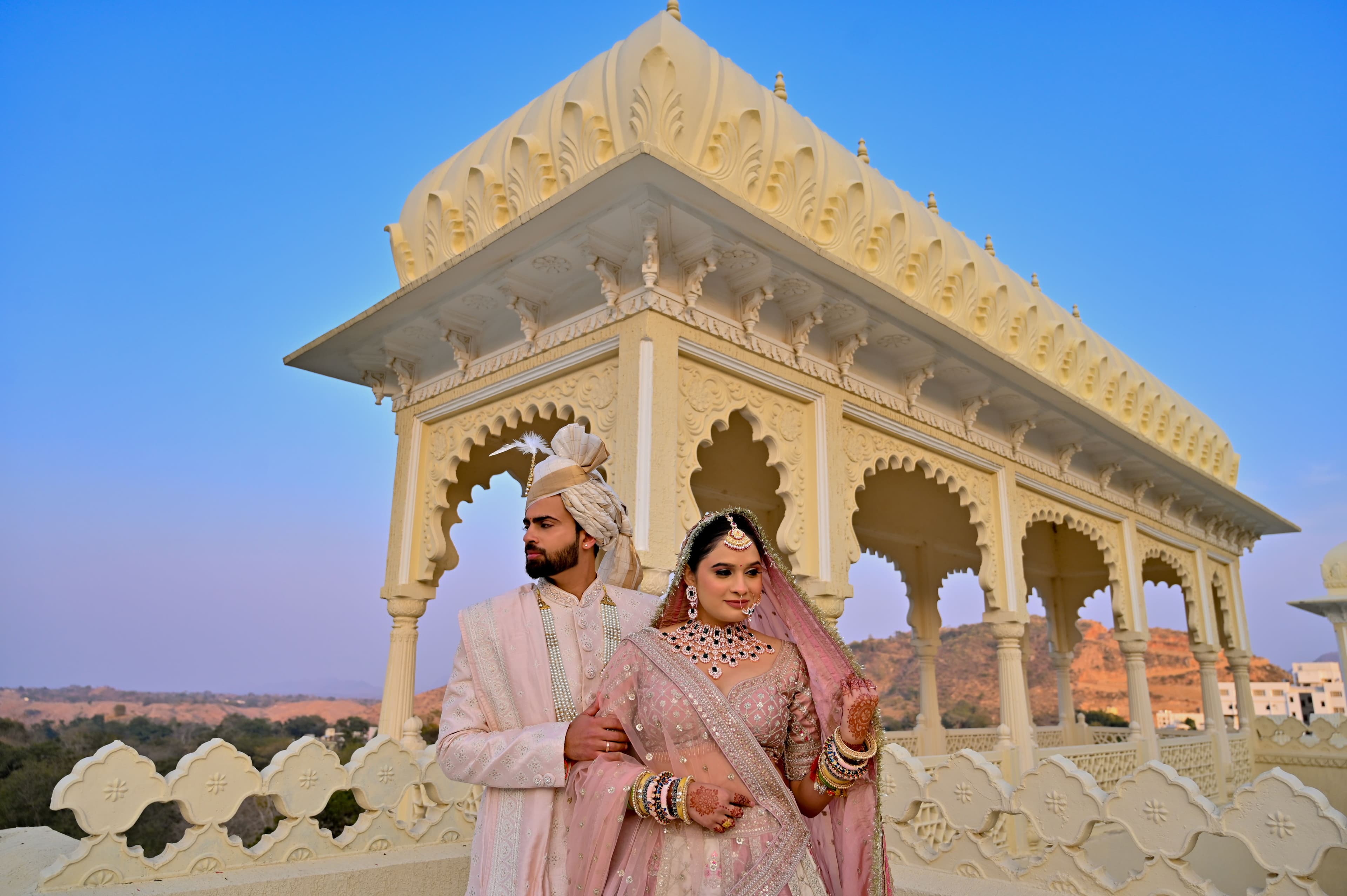 Romantic and honeymoon travel Jodhpur - palace hotels and desert sunsets
