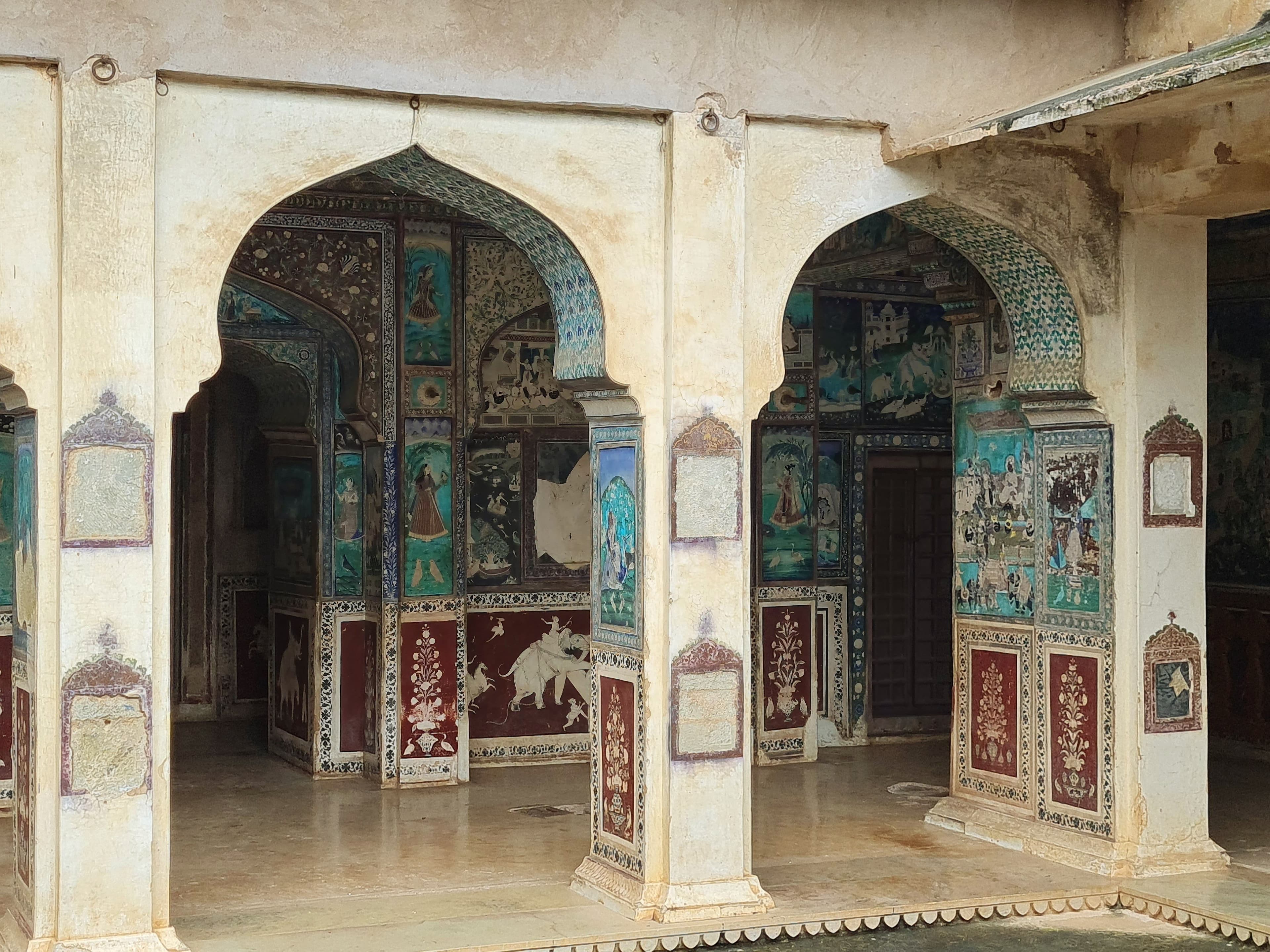 Discovering Bundi - blue city with Taragarh Fort and stepwells