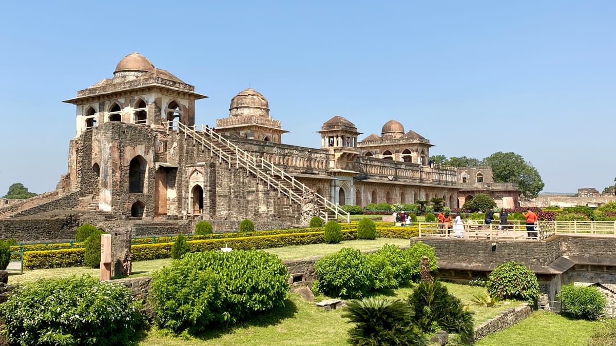 Mandu Luxury Heritage Stays: Romantic Luxury Among Medieval Ruins
