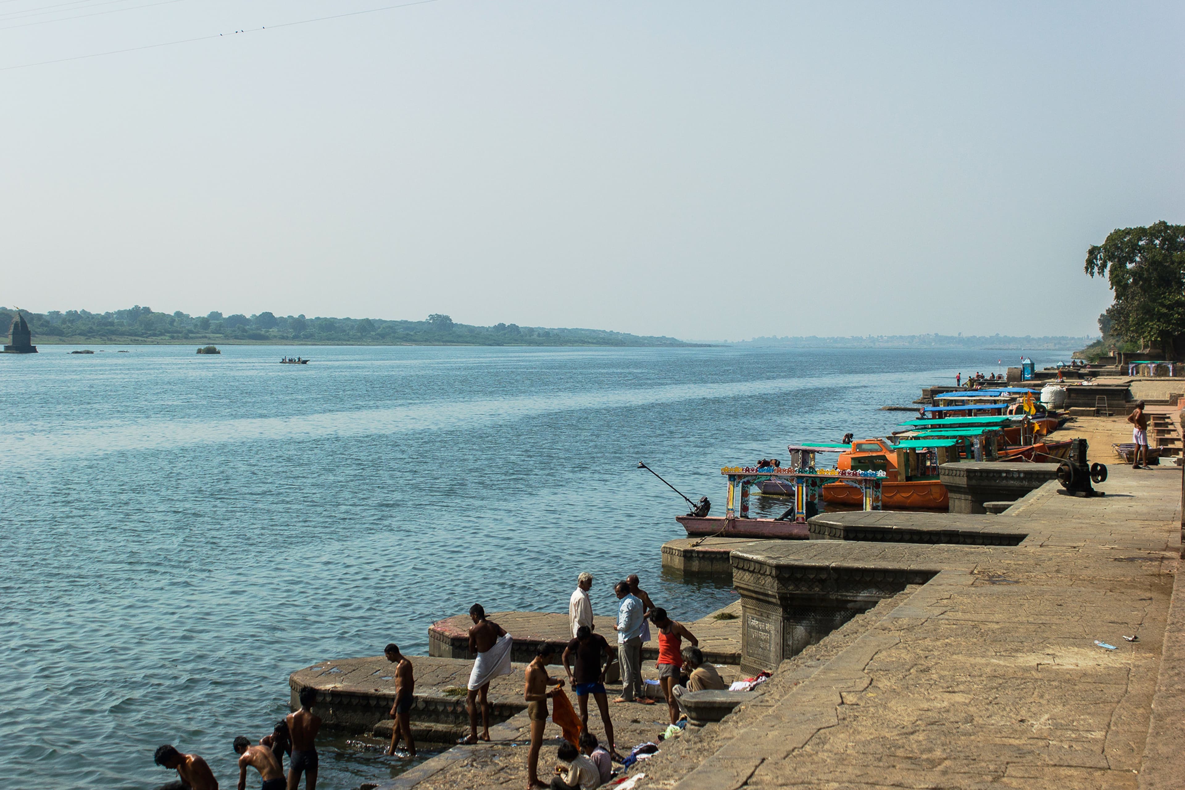 Maheshwar cultural significance - living river town on the Narmada with ghats and rituals