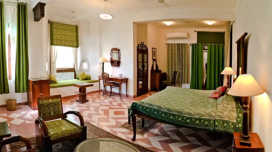 Romantic fort stays