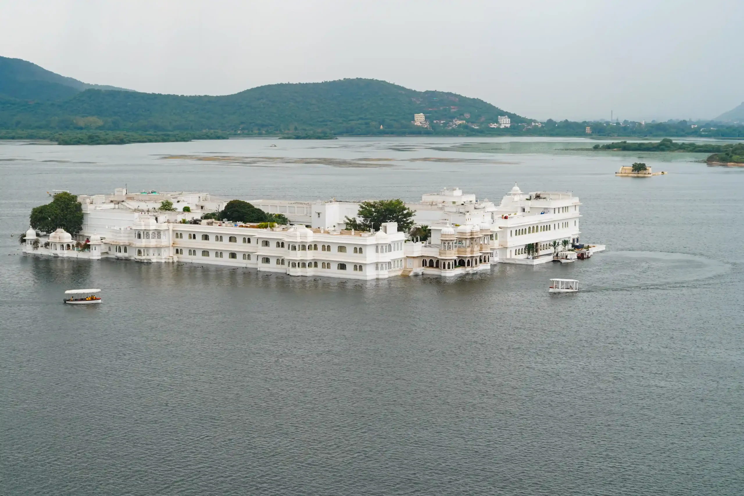 Udaipur tour guide